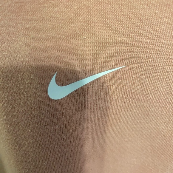 Nike Women’s Pink Dri-FIT Crewneck Sweatshirt Small - Picture 2 of 6